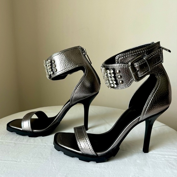 Karl Lagerfeld Malinda Embellished Sandal- Size 7 - Pewter - Picture 2 of 5